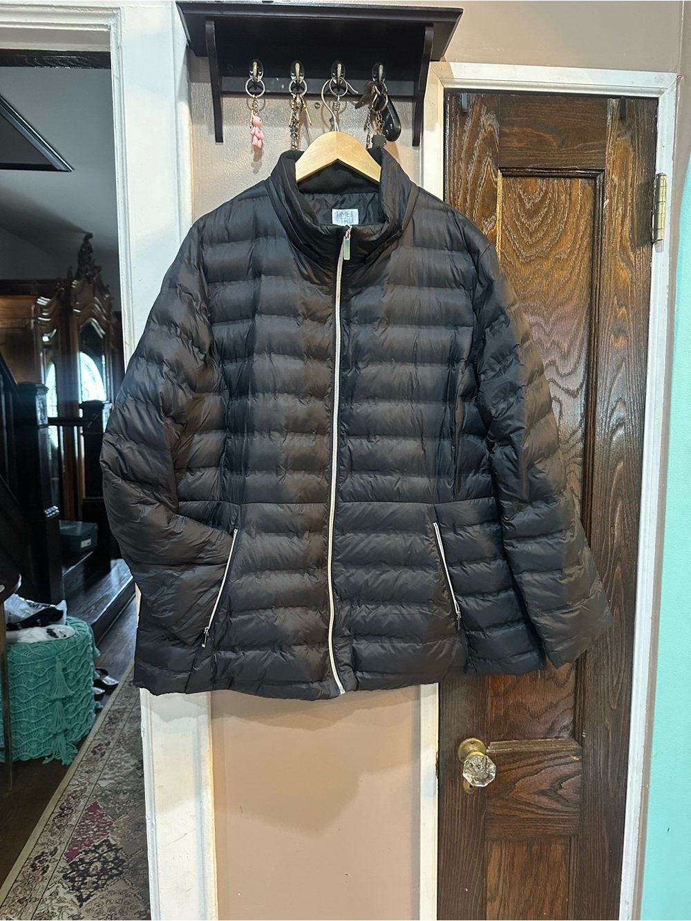 Time and Tru Black Quilted Packable Puffer Jacket with Contrast Zippers